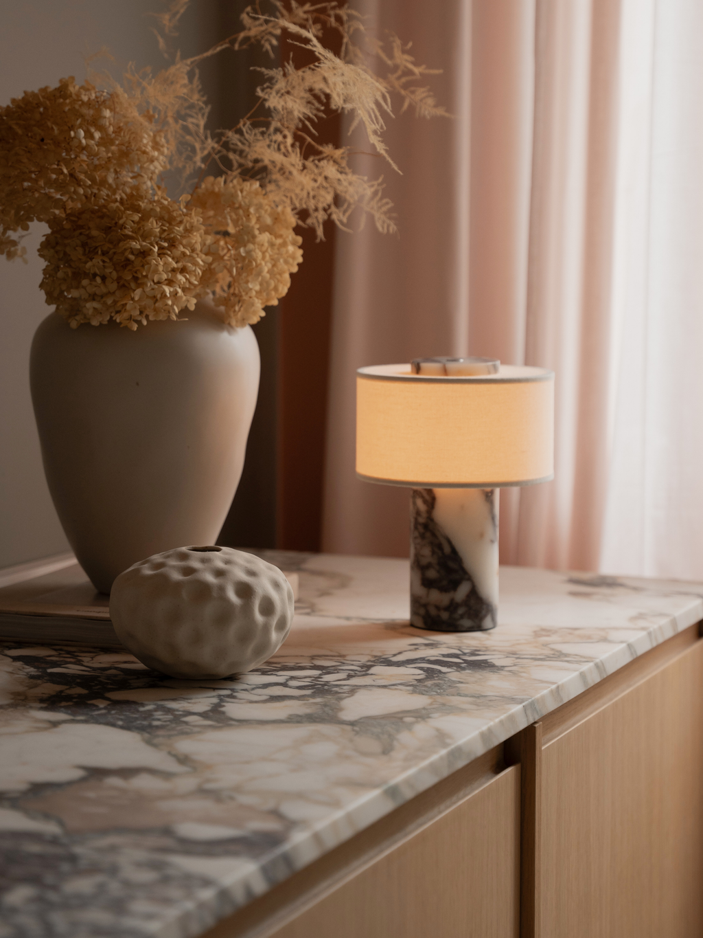 Auríe | Portable Lamp Style Calacatta Viola